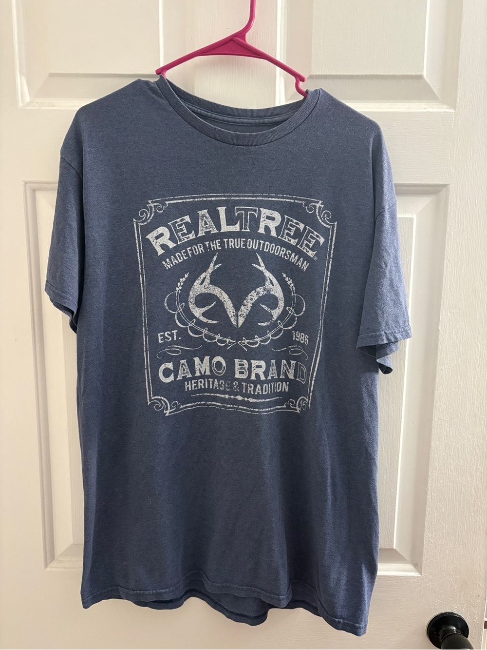 Realtree Logo Tee in Heather Gray with Pink Accent